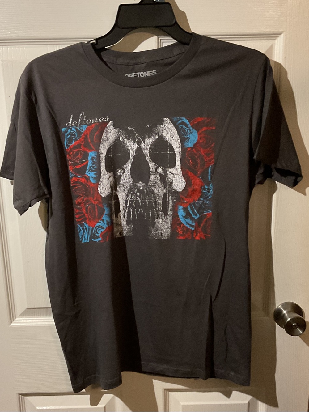 Deftones Black Skull & Roses Graphic Band Tee